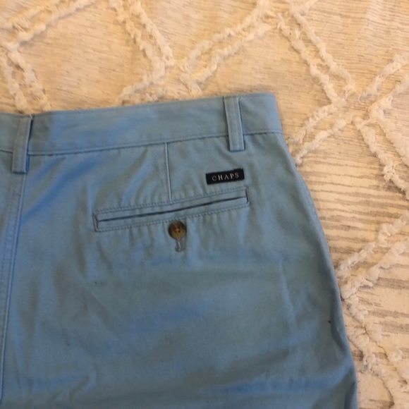 Men’s khaki shorts - Picture 3 of 3